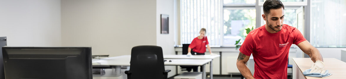 Utrzymanie czystości wewnątrz budynków Odkurzanie w biurach